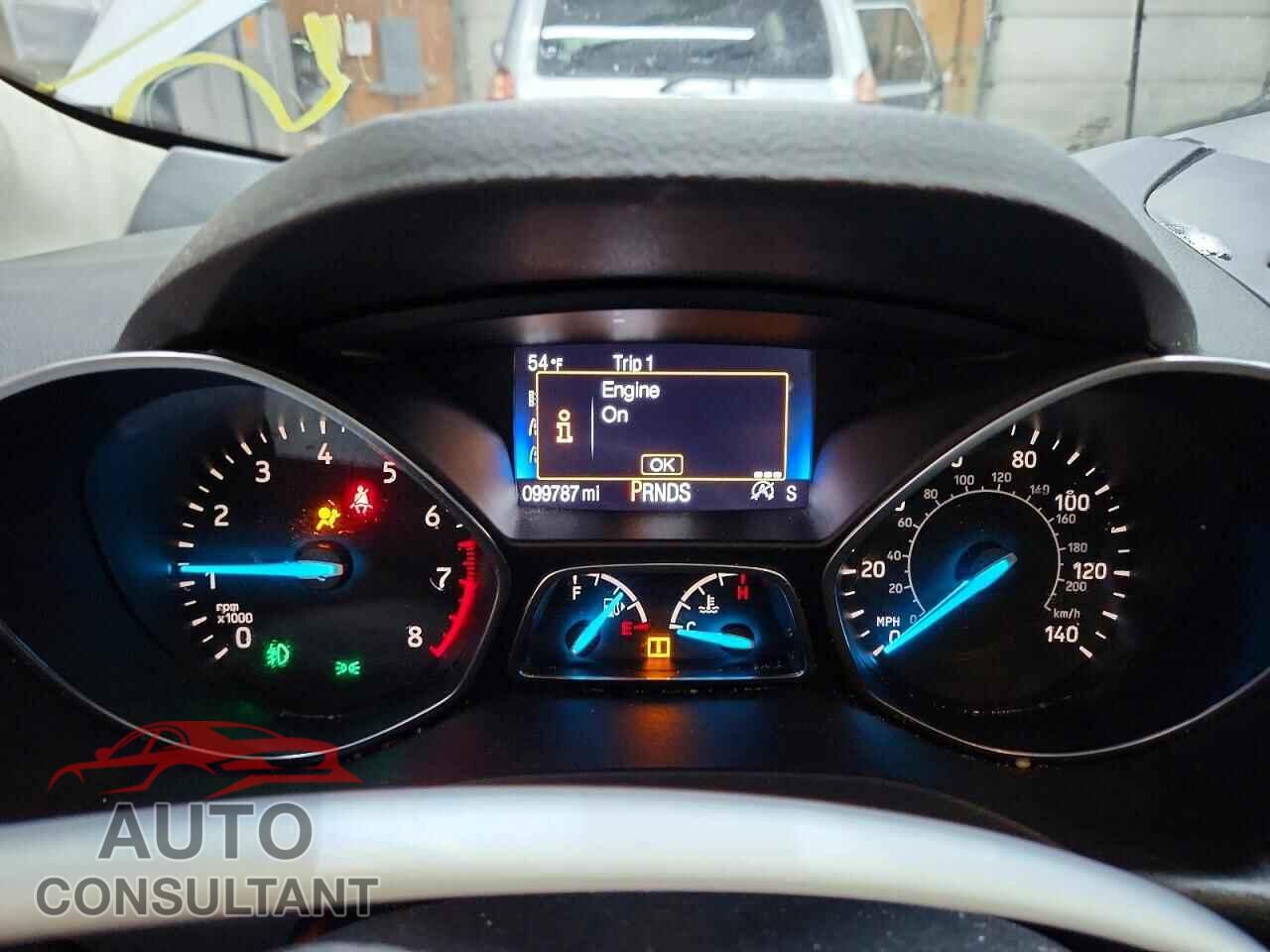 FORD ESCAPE 2017 - 1FMCU0GD7HUC76900