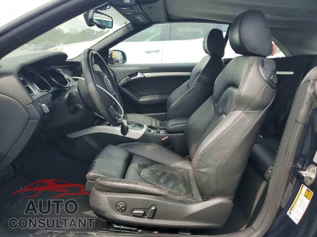 AUDI A5 2011 - WAULFAFH4BN004697
