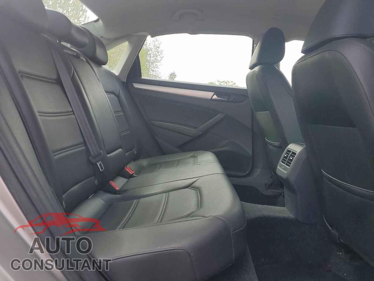 VOLKSWAGEN PASSAT 2013 - 1VWBP7A32DC091778