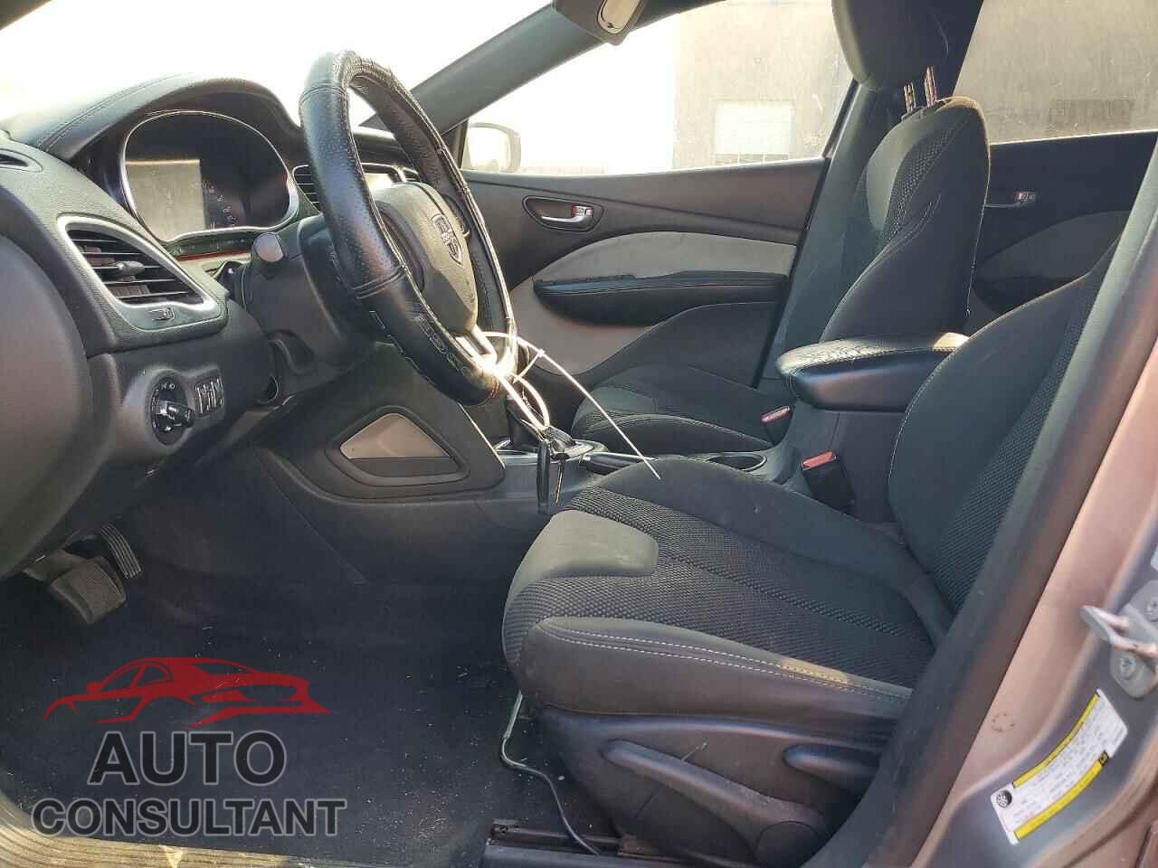 DODGE DART 2015 - 1C3CDFBB5FD422001