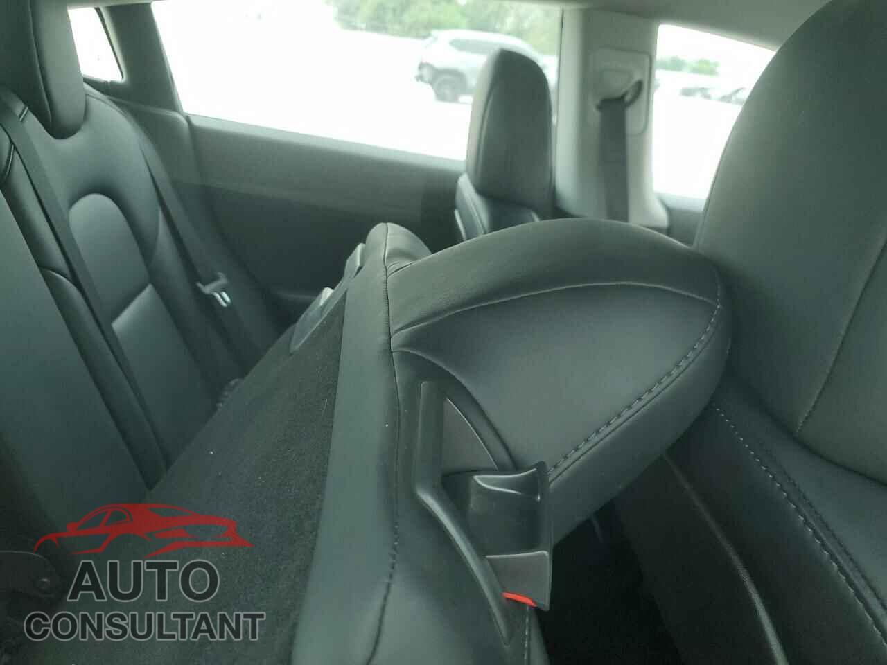 TESLA MODEL 3 2020 - 5YJ3E1EA5LF645111