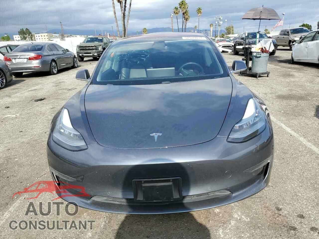 TESLA MODEL 3 2018 - 5YJ3E1EA9JF012110