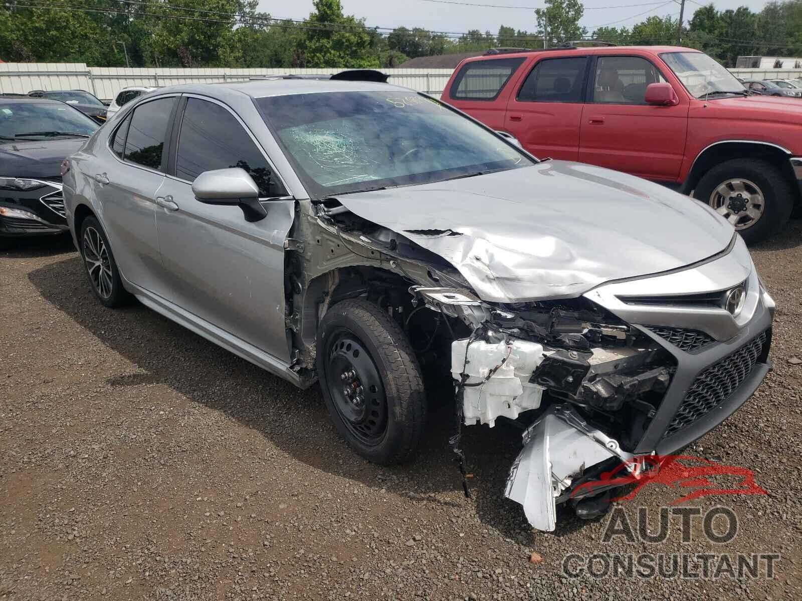 TOYOTA CAMRY 2018 - 4T1B11HKXJU530127