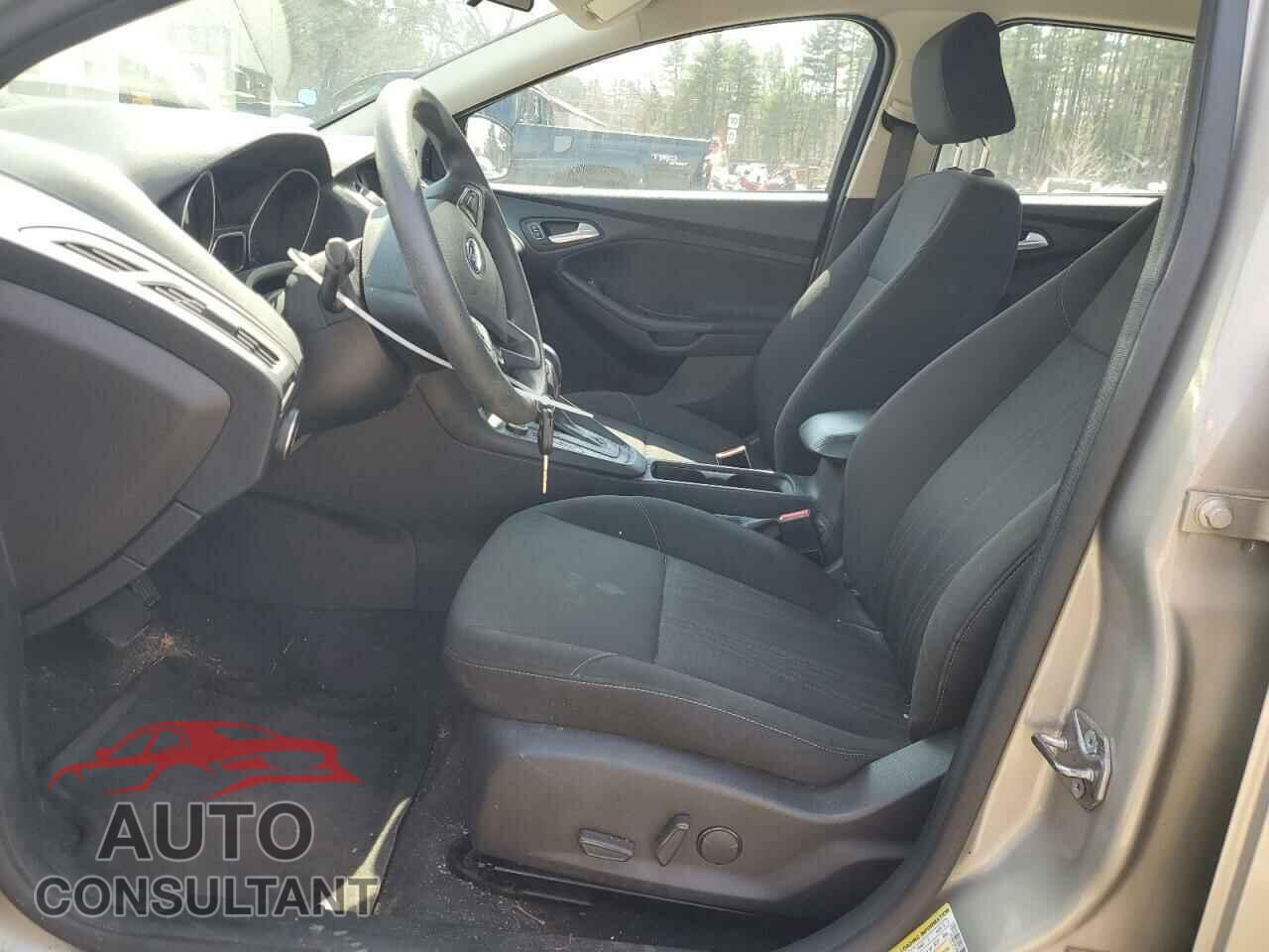 FORD FOCUS 2015 - 1FADP3F28FL208776