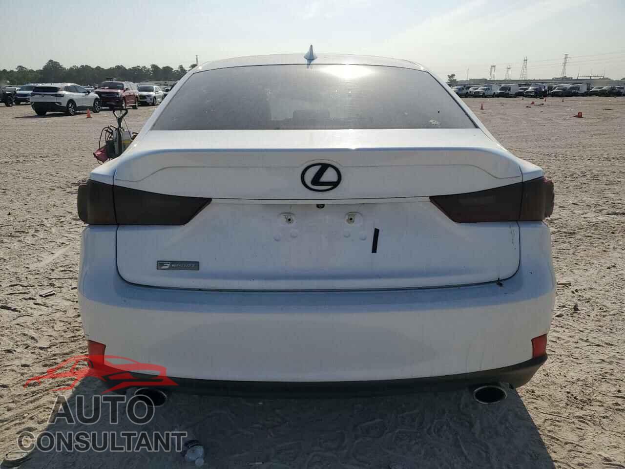 LEXUS IS 2015 - JTHCE1D21F5009056