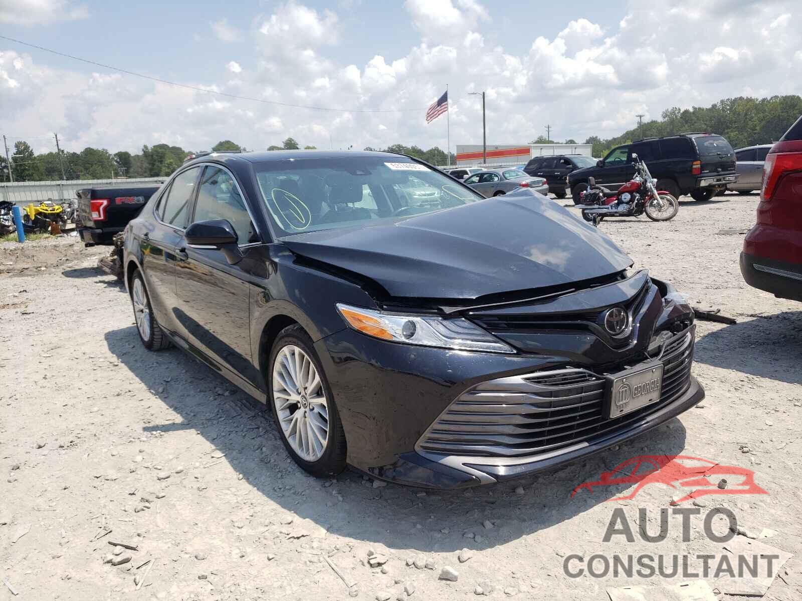 TOYOTA CAMRY 2018 - 4T1B11HK5JU077325