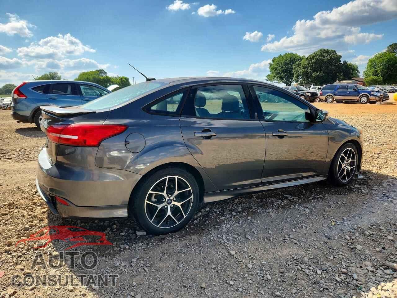 FORD FOCUS 2015 - 1FADP3F28FL285681