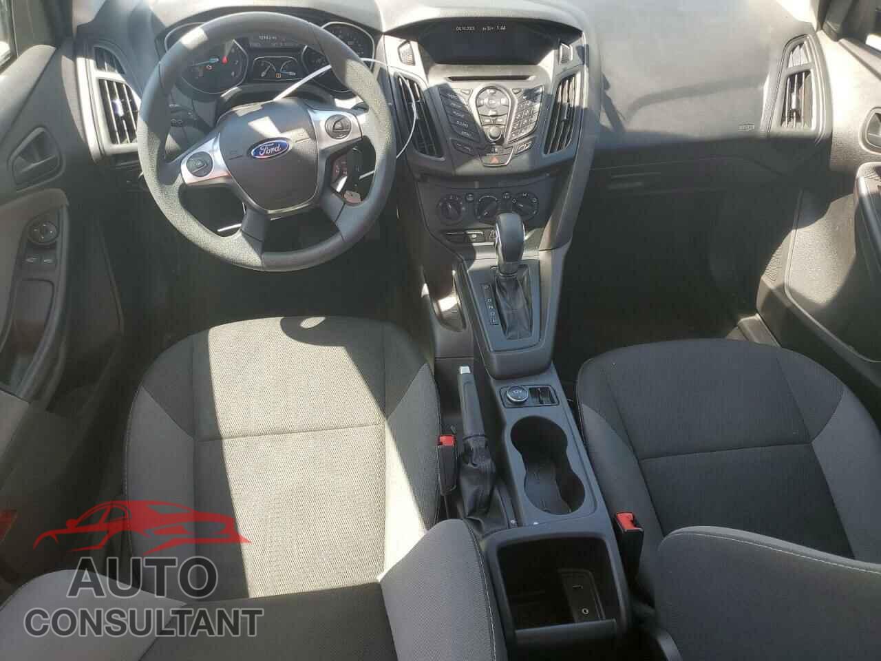 FORD FOCUS 2013 - 1FADP3E29DL380412