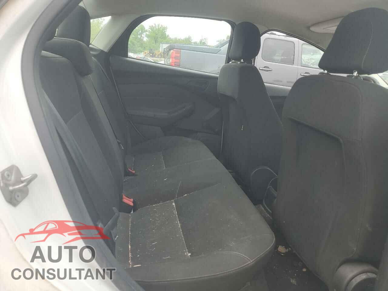 FORD FOCUS 2017 - 1FADP3E28HL270909