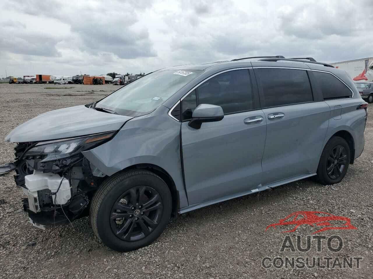 TOYOTA SIENNA 2024 - 5TDCSKFC8RS119784