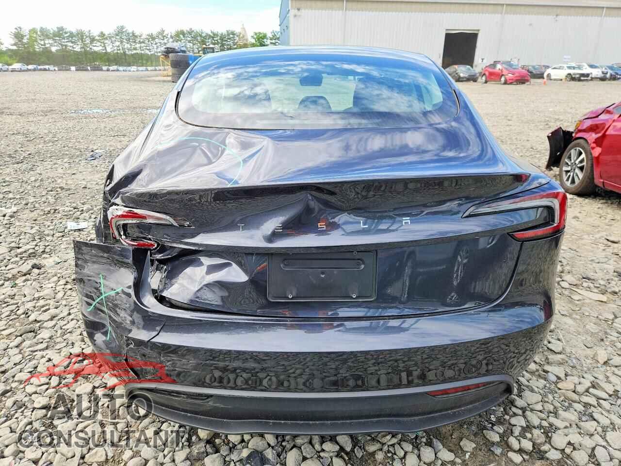 TESLA MODEL 3 2024 - 5YJ3E1EA4RF824460