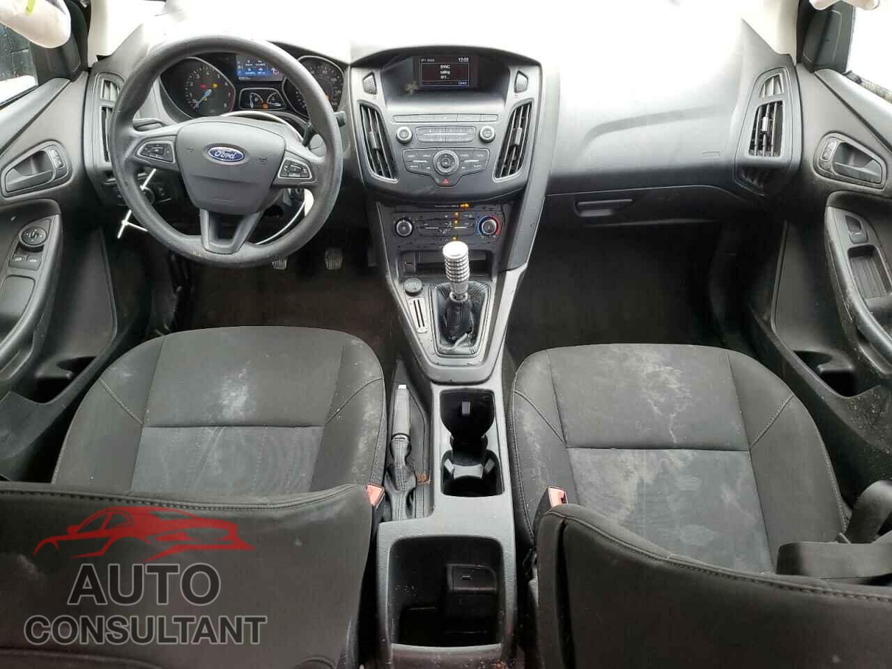 FORD FOCUS 2018 - 1FADP3E21JL304078