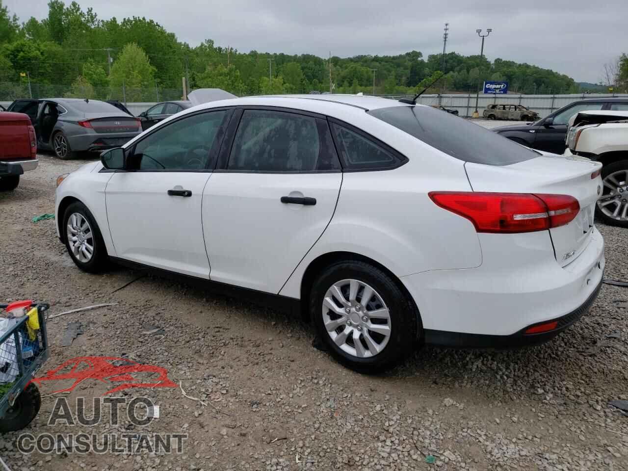 FORD FOCUS 2015 - 1FADP3E28FL304456