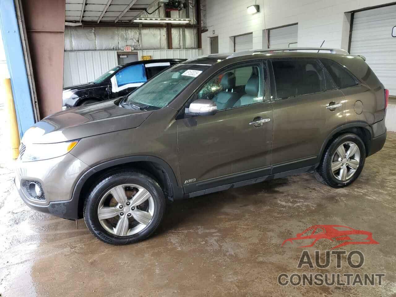 KIA SORENTO 2013 - 5XYKUCA67DG340313
