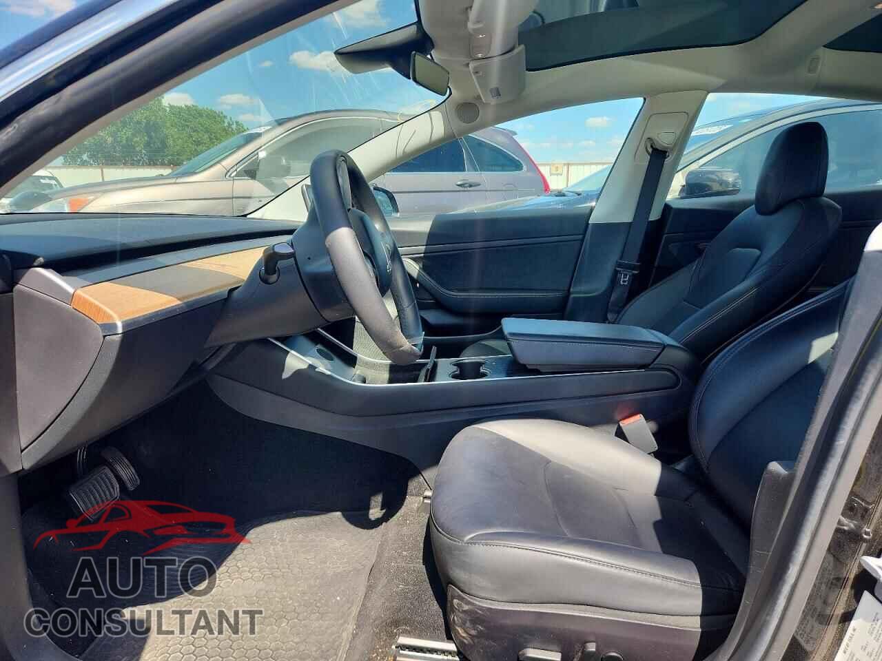 TESLA MODEL 3 2020 - 5YJ3E1EA2LF611322