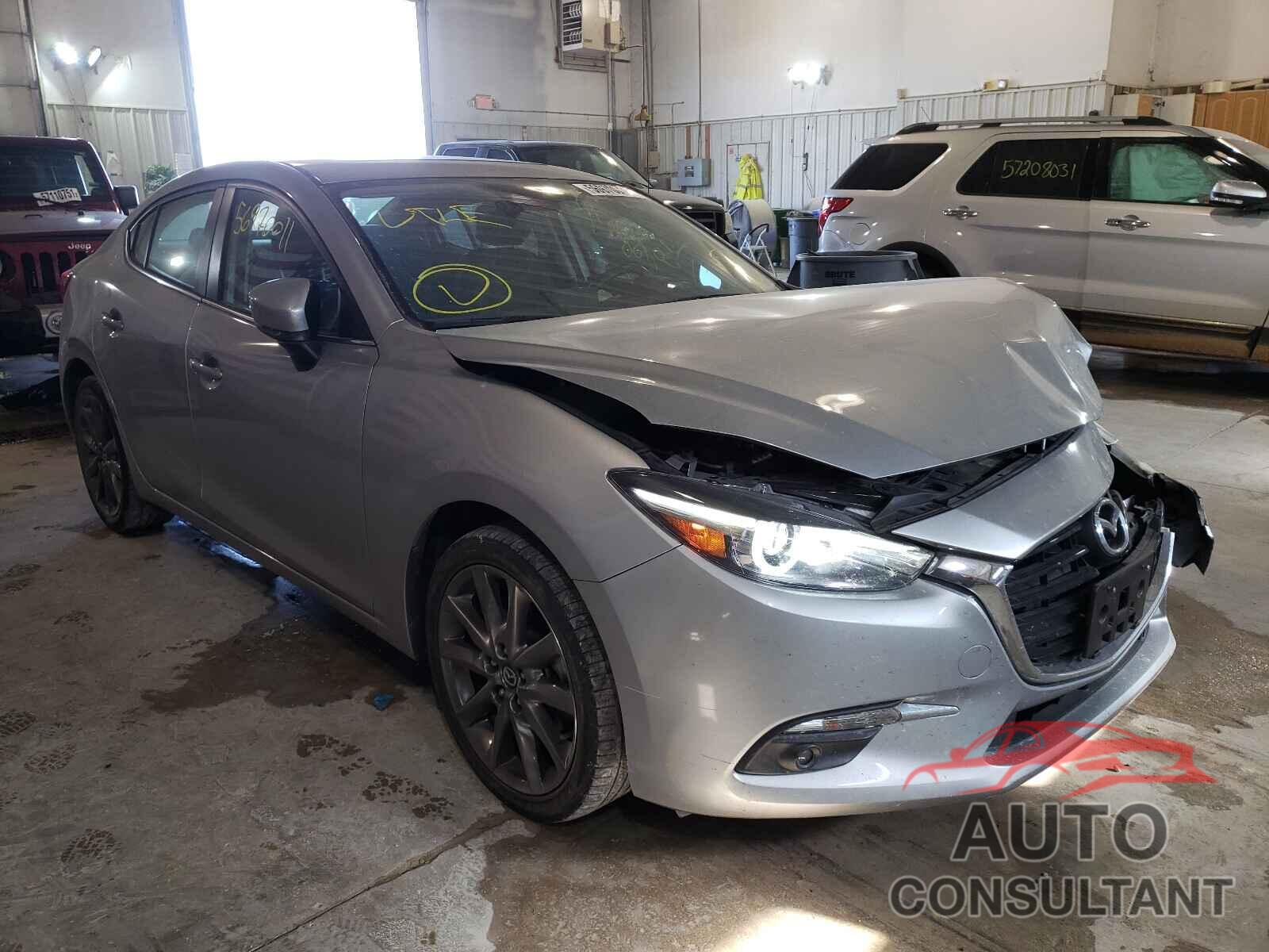 MAZDA 3 2018 - 3MZBN1W33JM275343