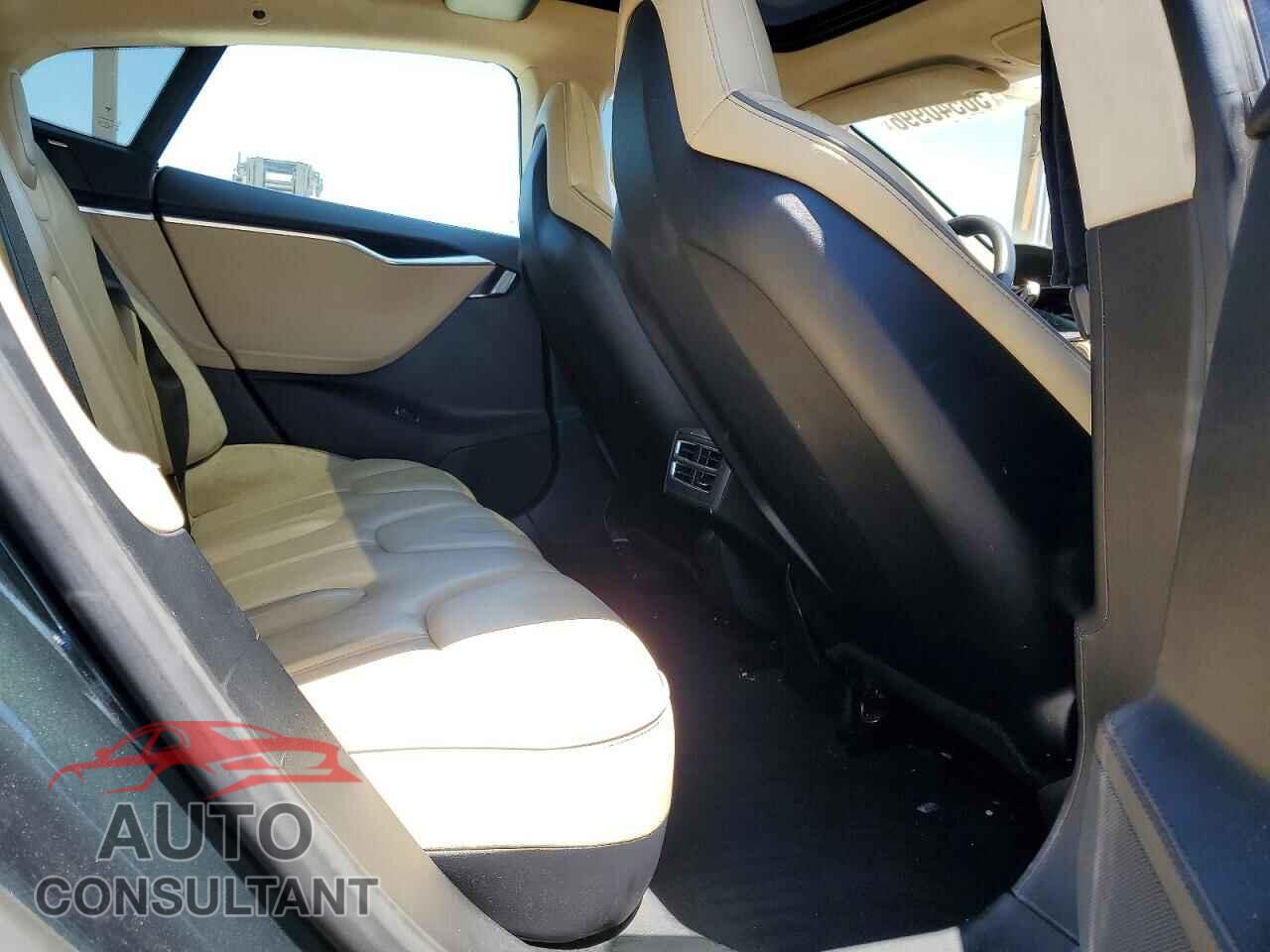 TESLA MODEL S 2013 - 5YJSA1CP2DFP08231