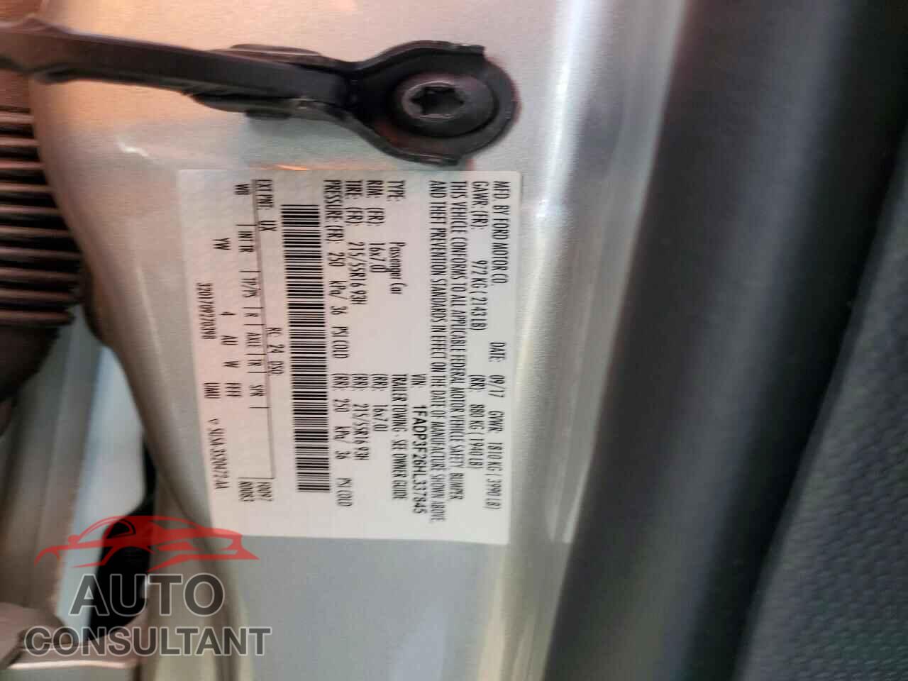 FORD FOCUS 2017 - 1FADP3F26HL337845
