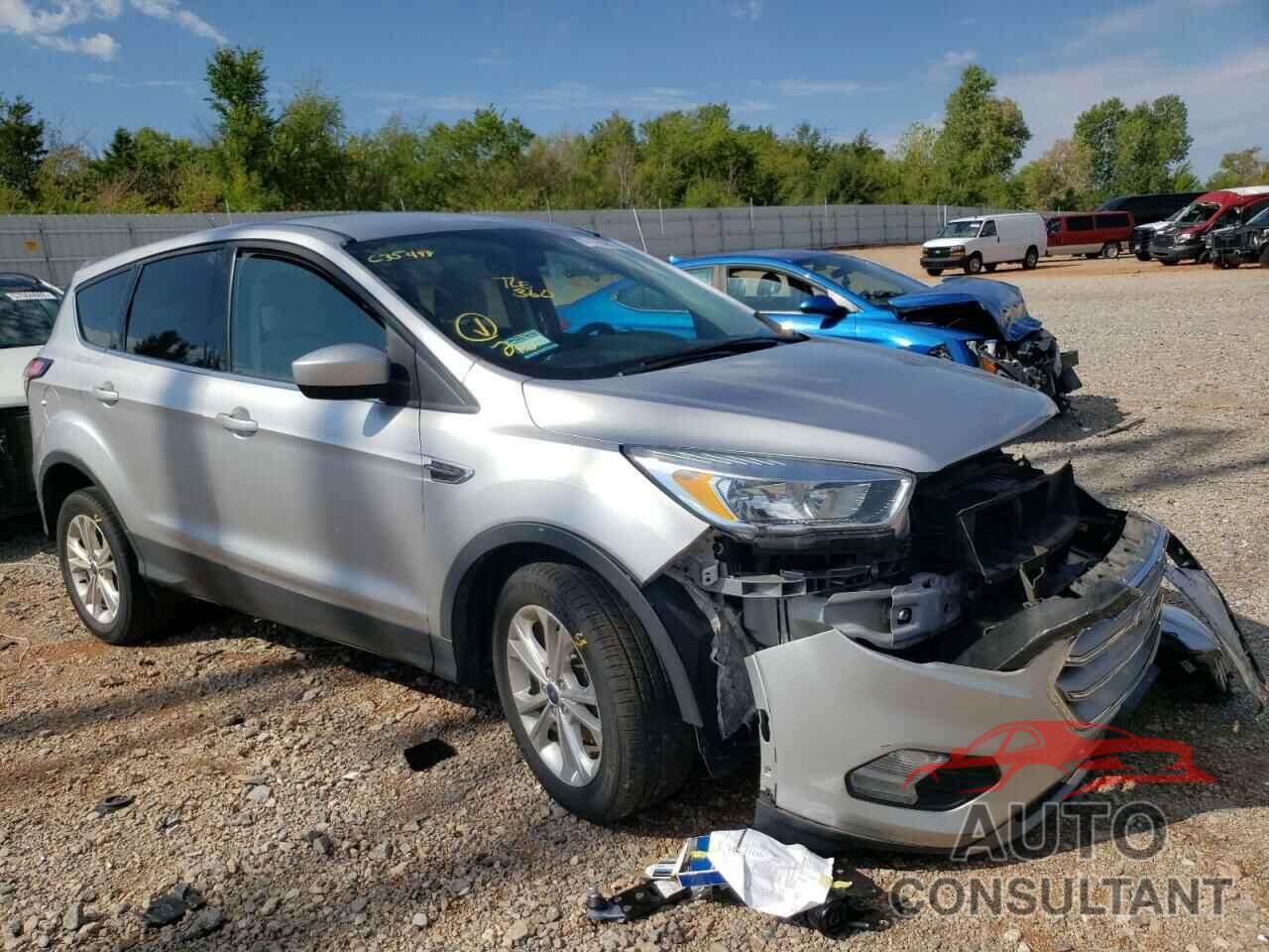 FORD ESCAPE 2017 - 1FMCU0GD3HUC35499