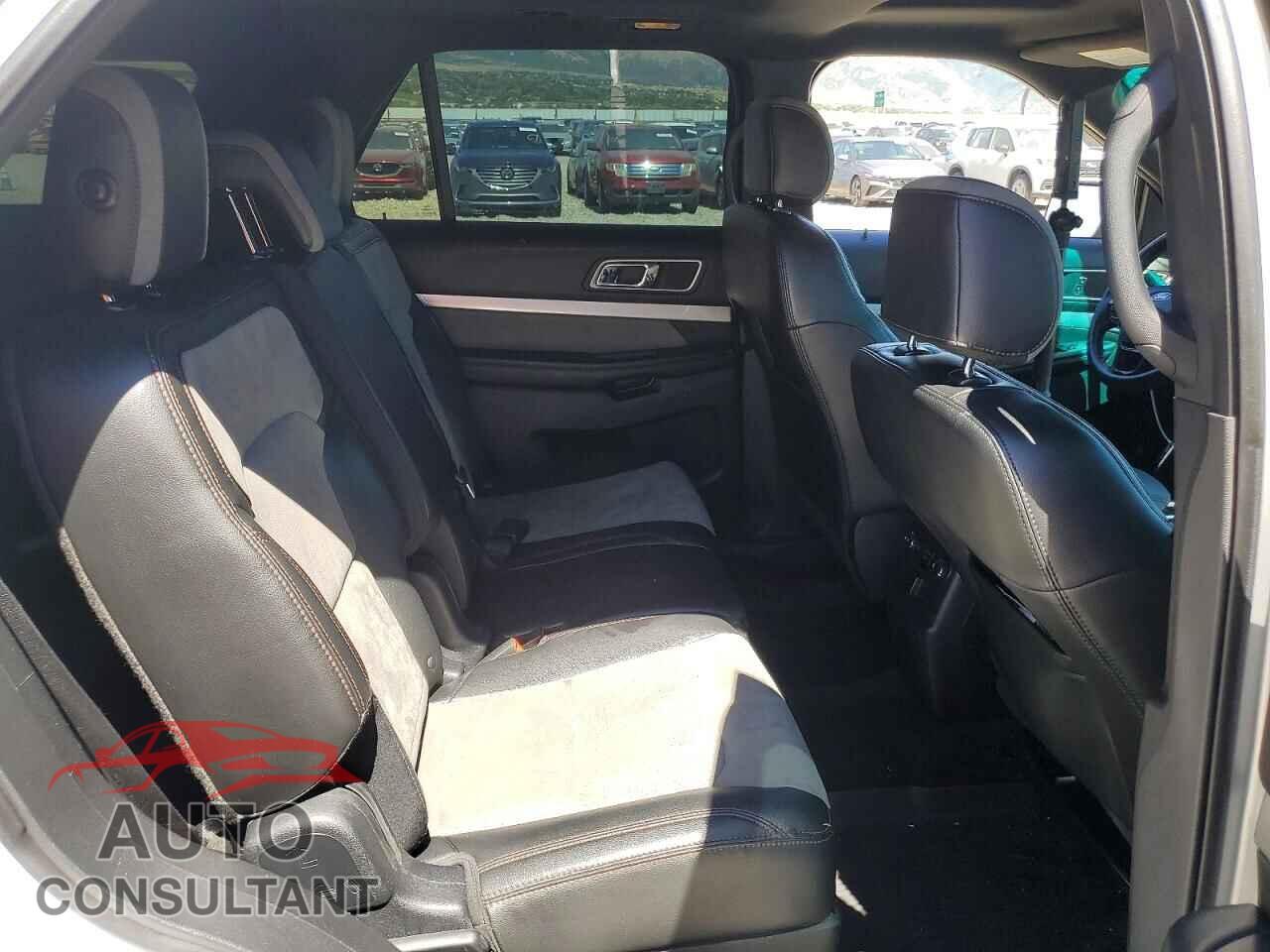 FORD EXPLORER 2017 - 1FM5K7D88HGA21329