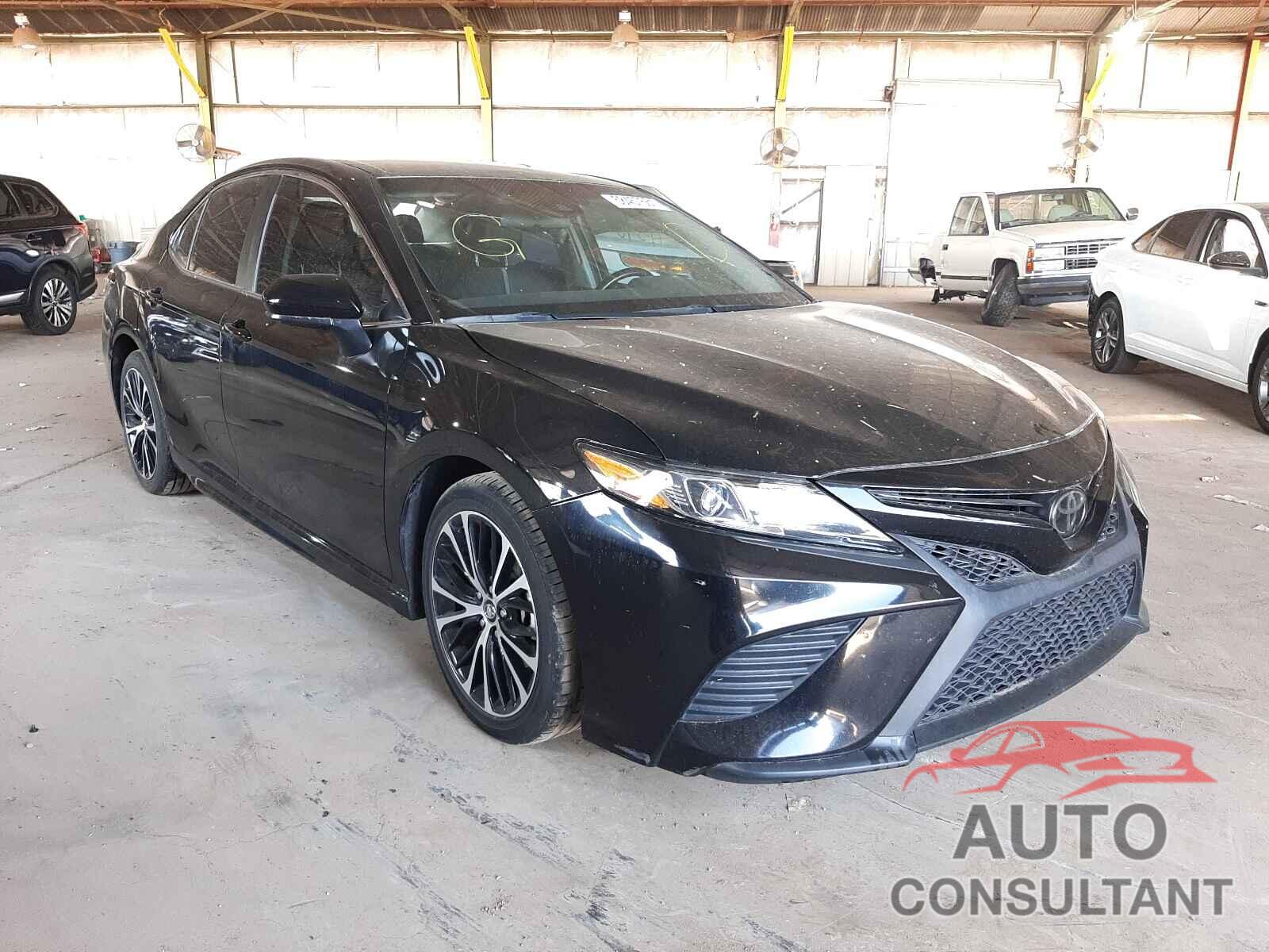 TOYOTA CAMRY 2018 - 4T1B11HK8JU576748