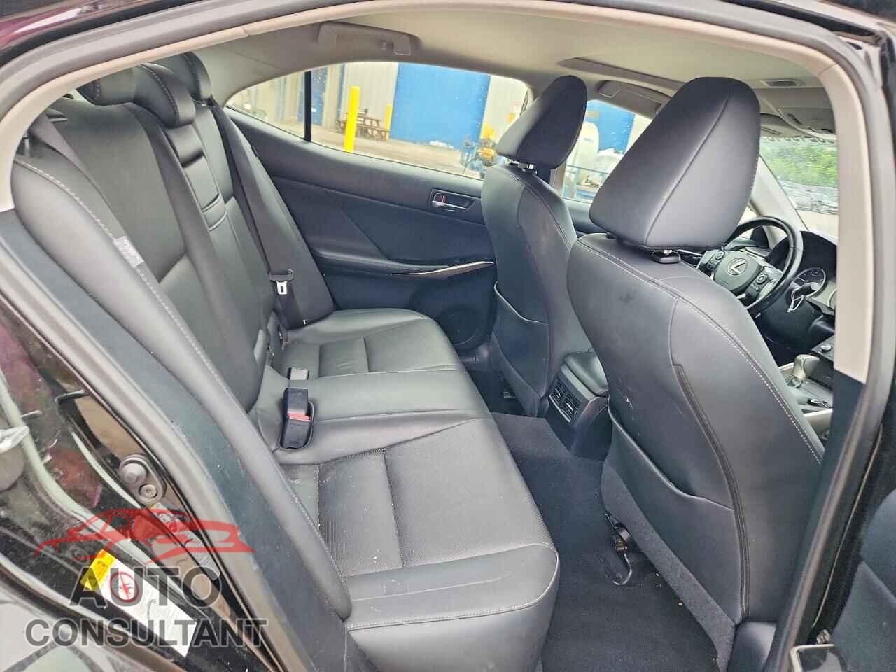 LEXUS IS 2015 - JTHCF1D20F5029263