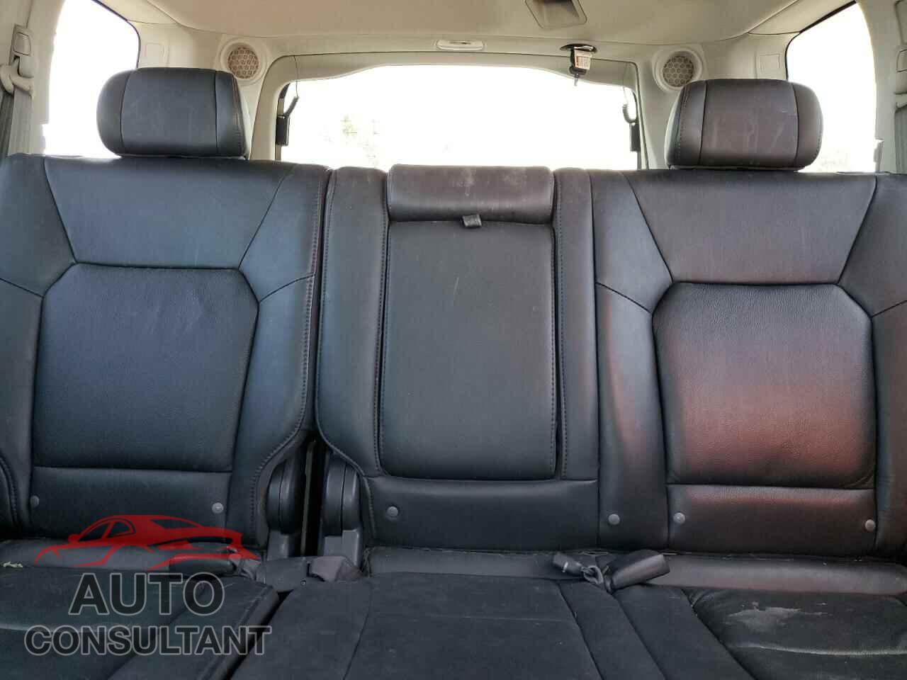 HONDA PILOT 2011 - 5FNYF3H94BB010718