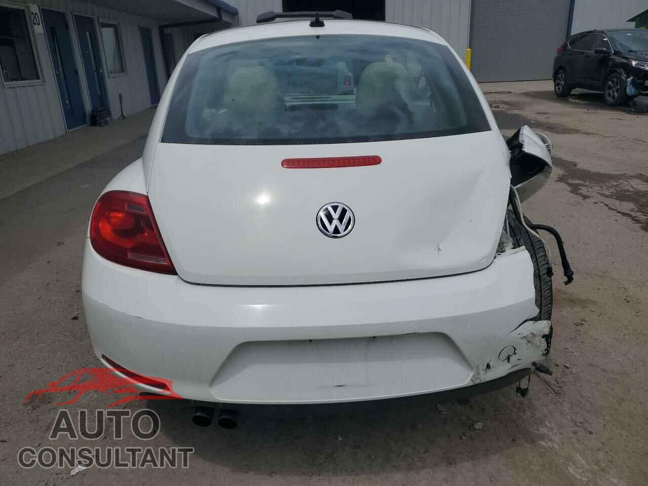 VOLKSWAGEN BEETLE 2013 - 3VWJP7AT4DM652914