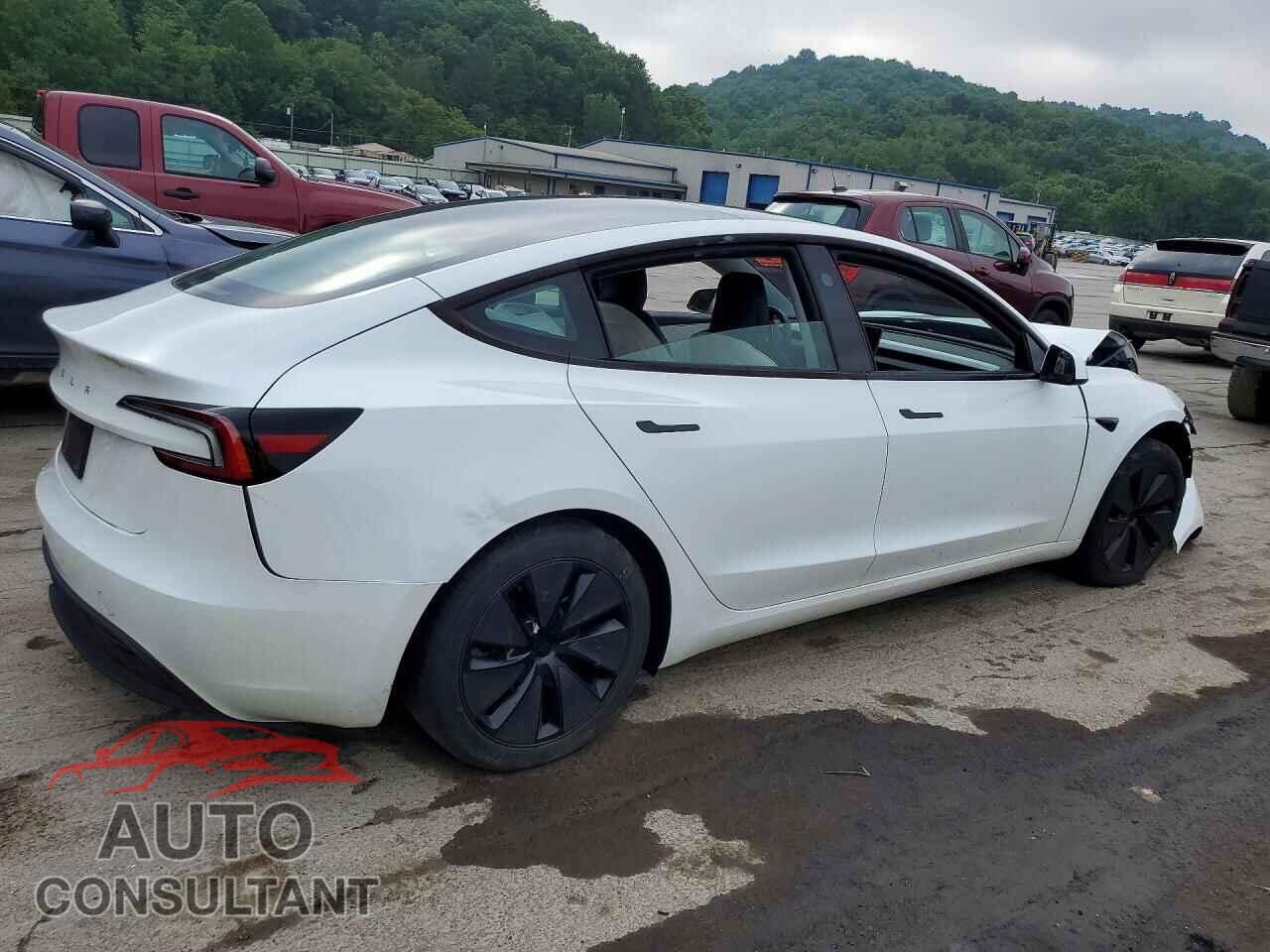 TESLA MODEL 3 2025 - 5YJ3E1EA1SF992014