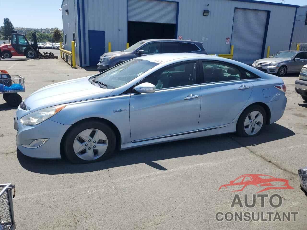 HYUNDAI SONATA 2011 - KMHEC4A40BA004032