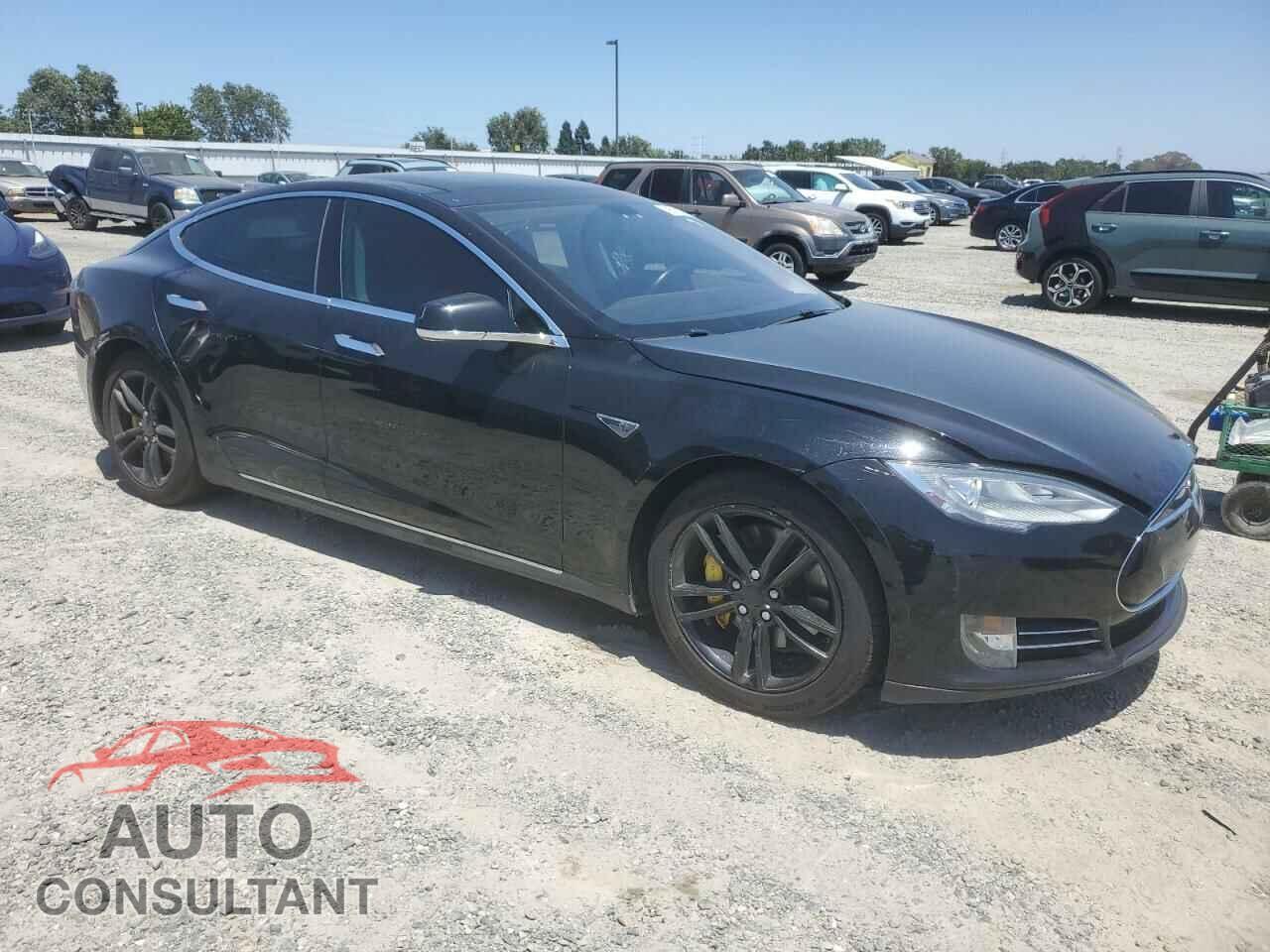 TESLA MODEL S 2013 - 5YJSA1DP8DFP13075