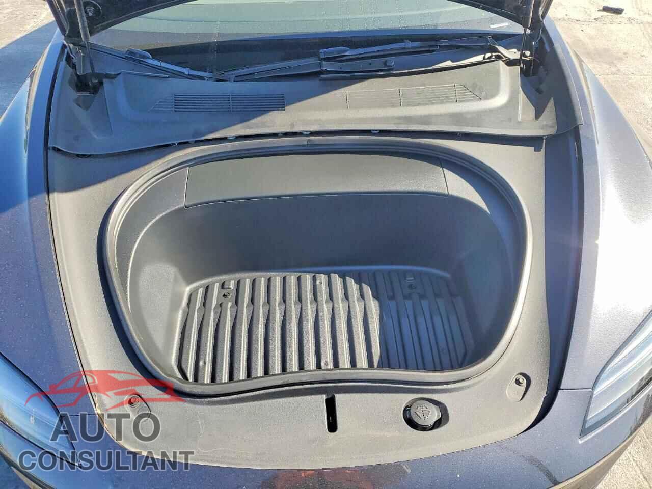 TESLA MODEL 3 2024 - 5YJ3E1EA9RF743096