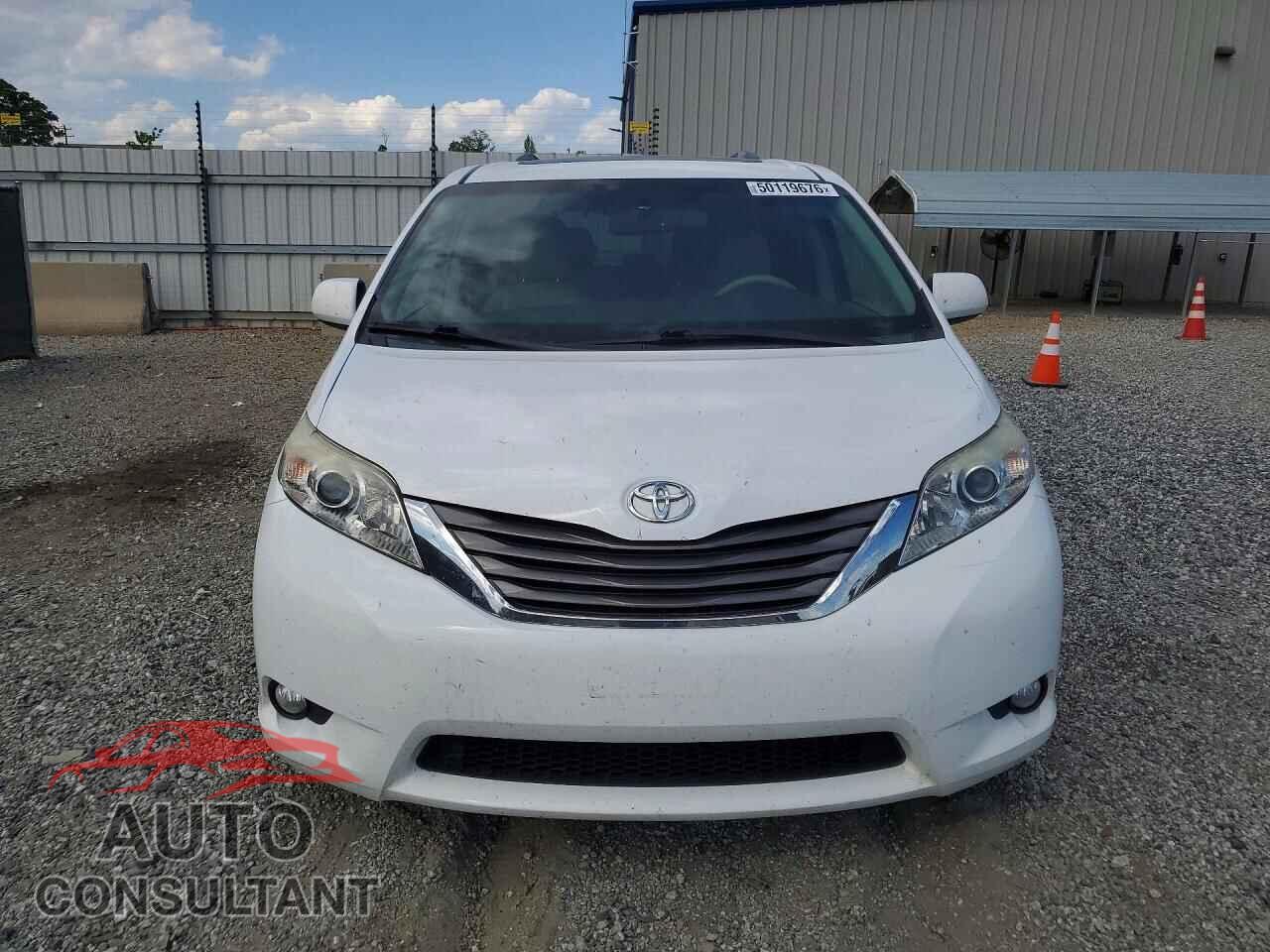 TOYOTA SIENNA 2013 - 5TDYK3DC8DS306854