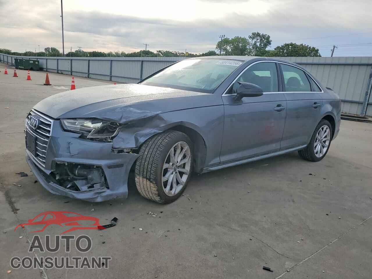 AUDI A4 2019 - WAUDNAF41KA106938