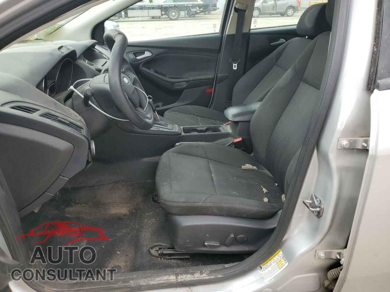 FORD FOCUS 2015 - 1FADP3K20FL370374