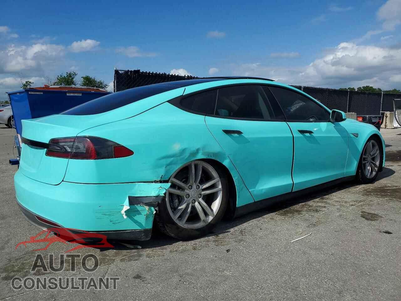 TESLA MODEL S 2013 - 5YJSA1CN7DFP05727