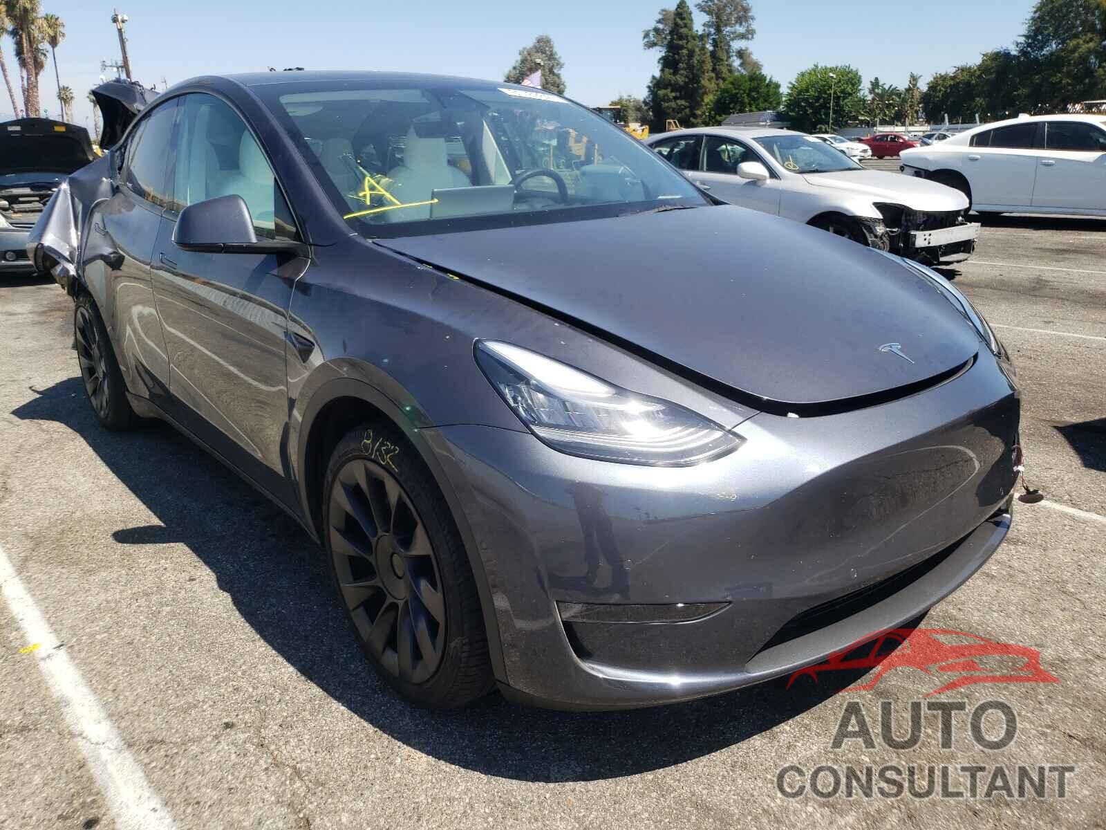 TESLA MODEL Y 2021 - 5YJYGAEE3MF153939