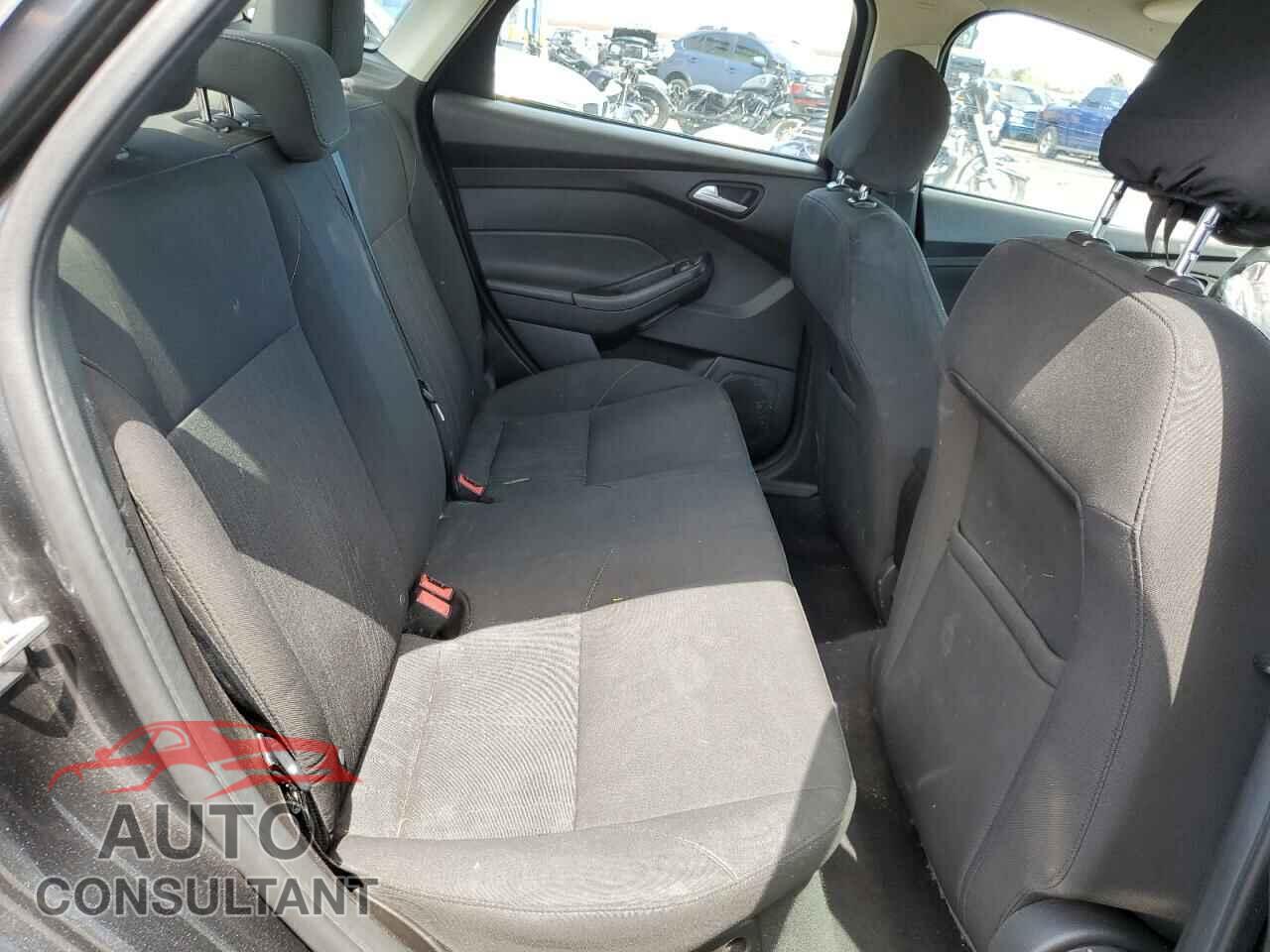 FORD FOCUS 2016 - 1FADP3F25GL379700