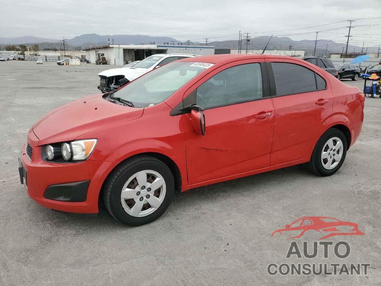CHEVROLET SONIC 2013 - 1G1JB5SG1D4215321
