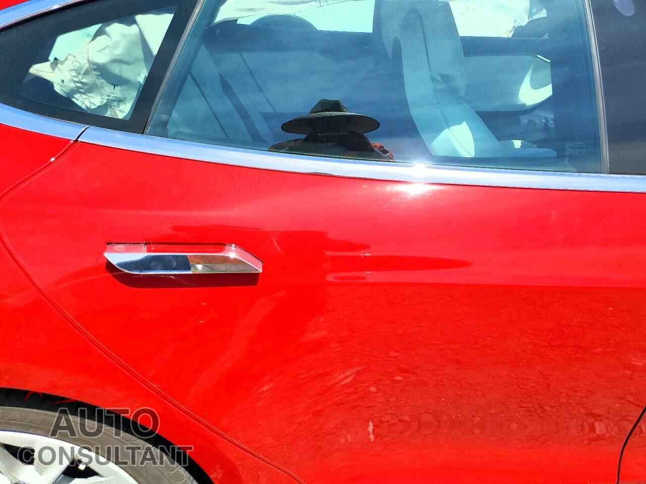 TESLA MODEL S 2018 - 5YJSA1E28JF297429
