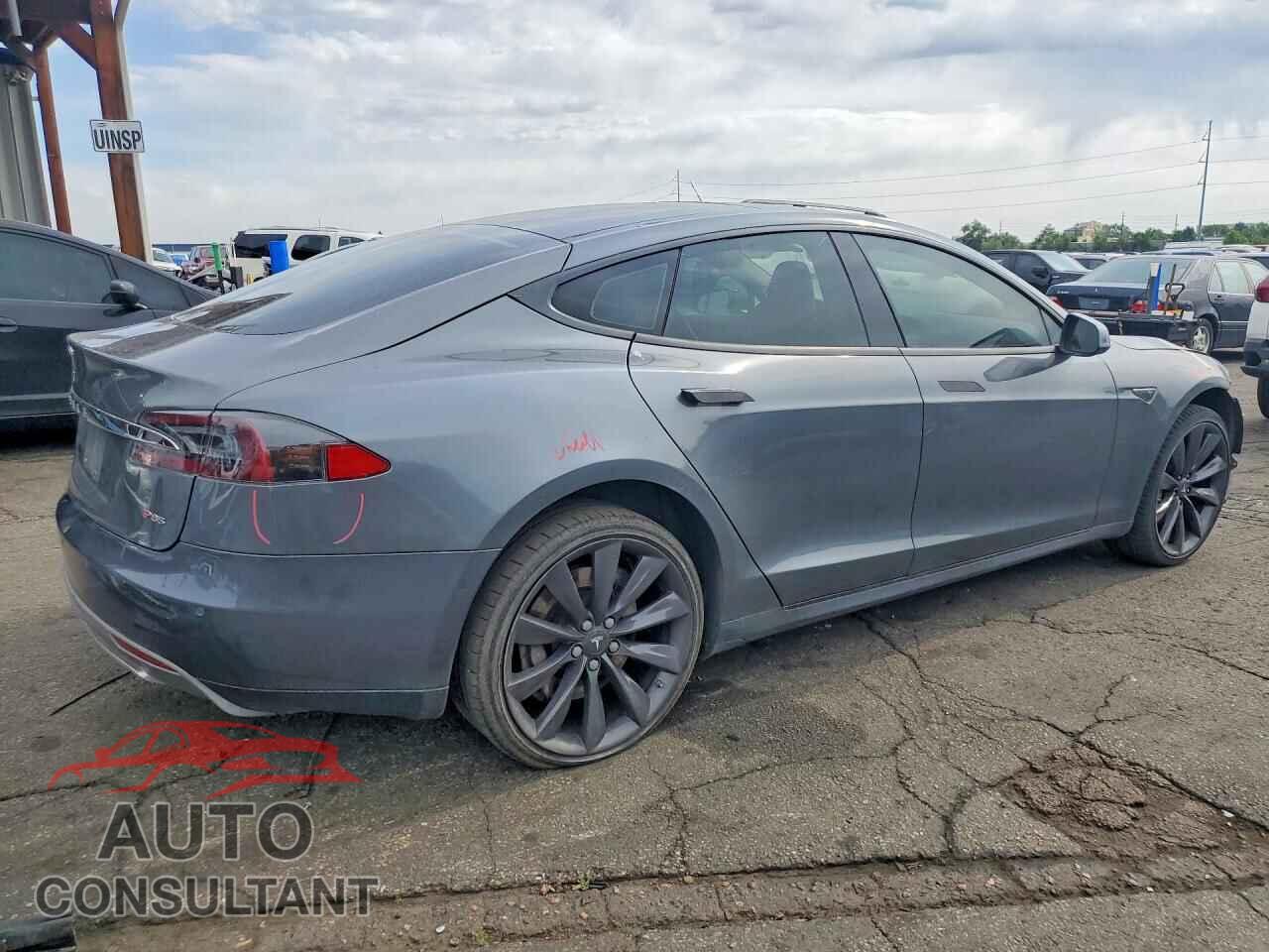 TESLA MODEL S 2013 - 5YJSA1DP5DFP26625