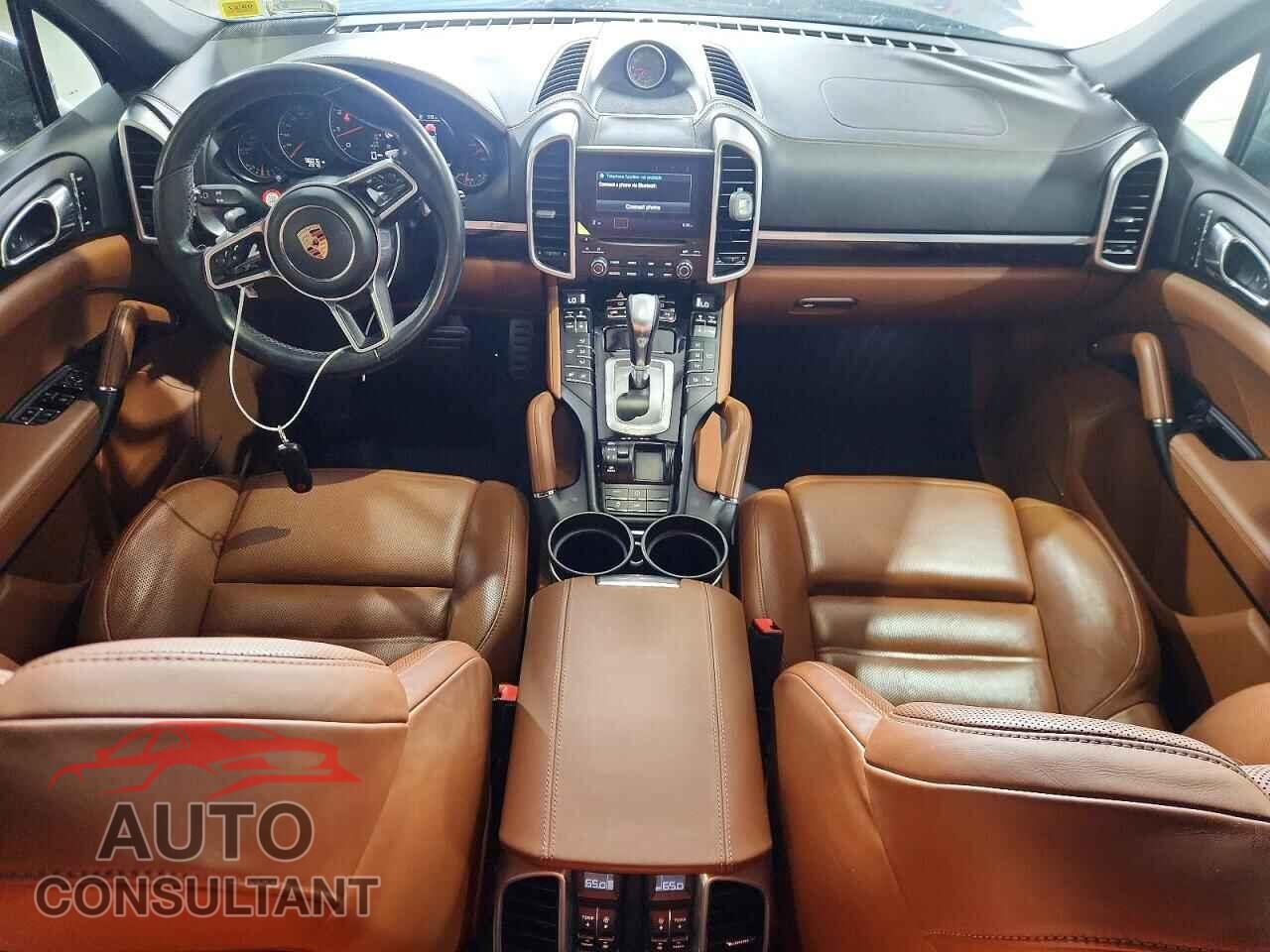 PORSCHE CAYENNE 2017 - WP1AA2A28HKA87562
