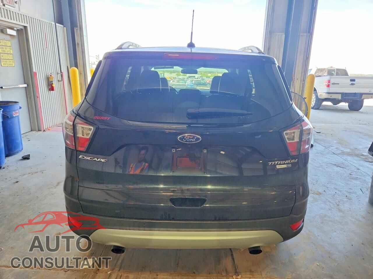 FORD ESCAPE 2017 - 1FMCU9JD4HUD02401