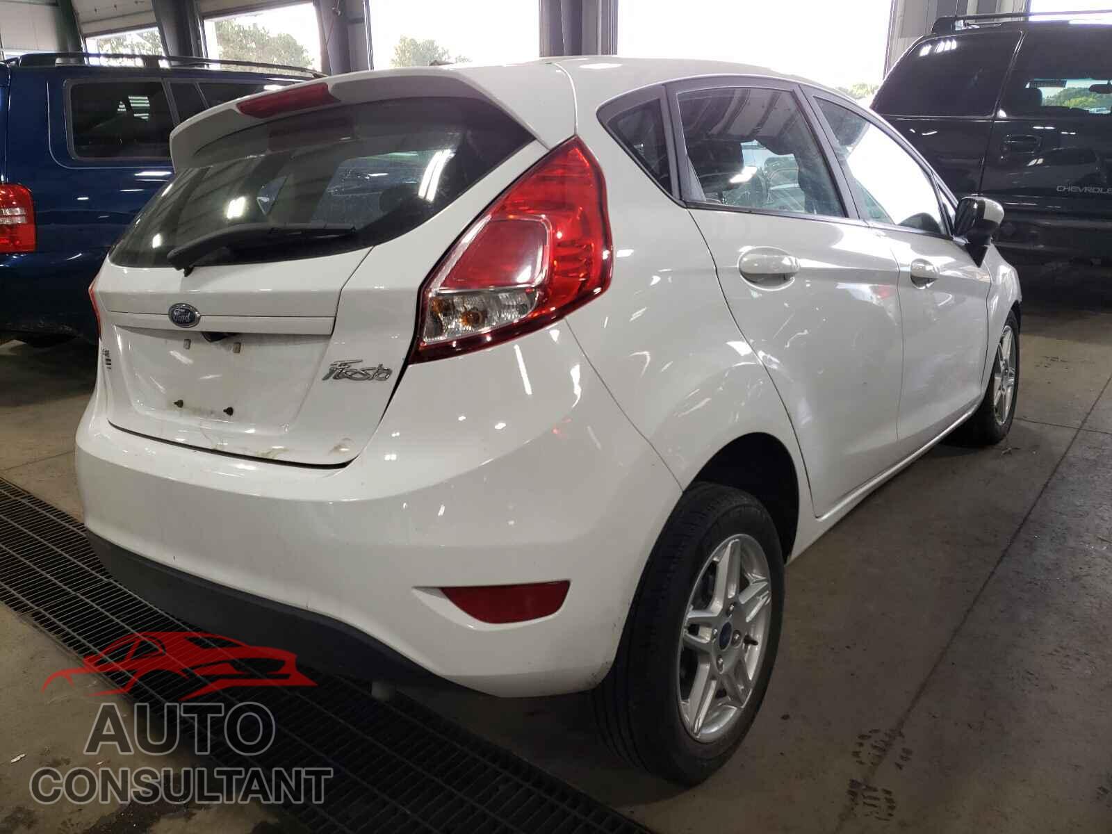 FORD FIESTA 2018 - 3FADP4EJ2JM101454