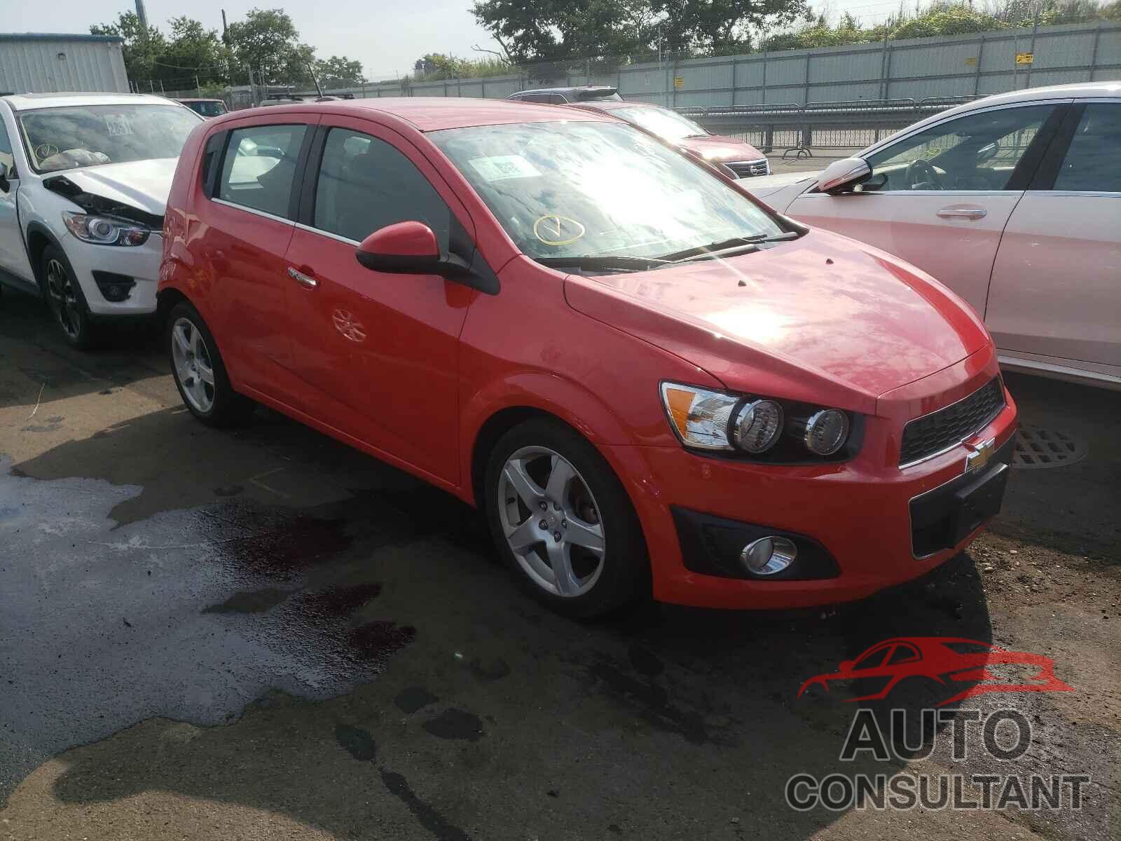 CHEVROLET SONIC 2016 - 1G1JE6SB5G4157431