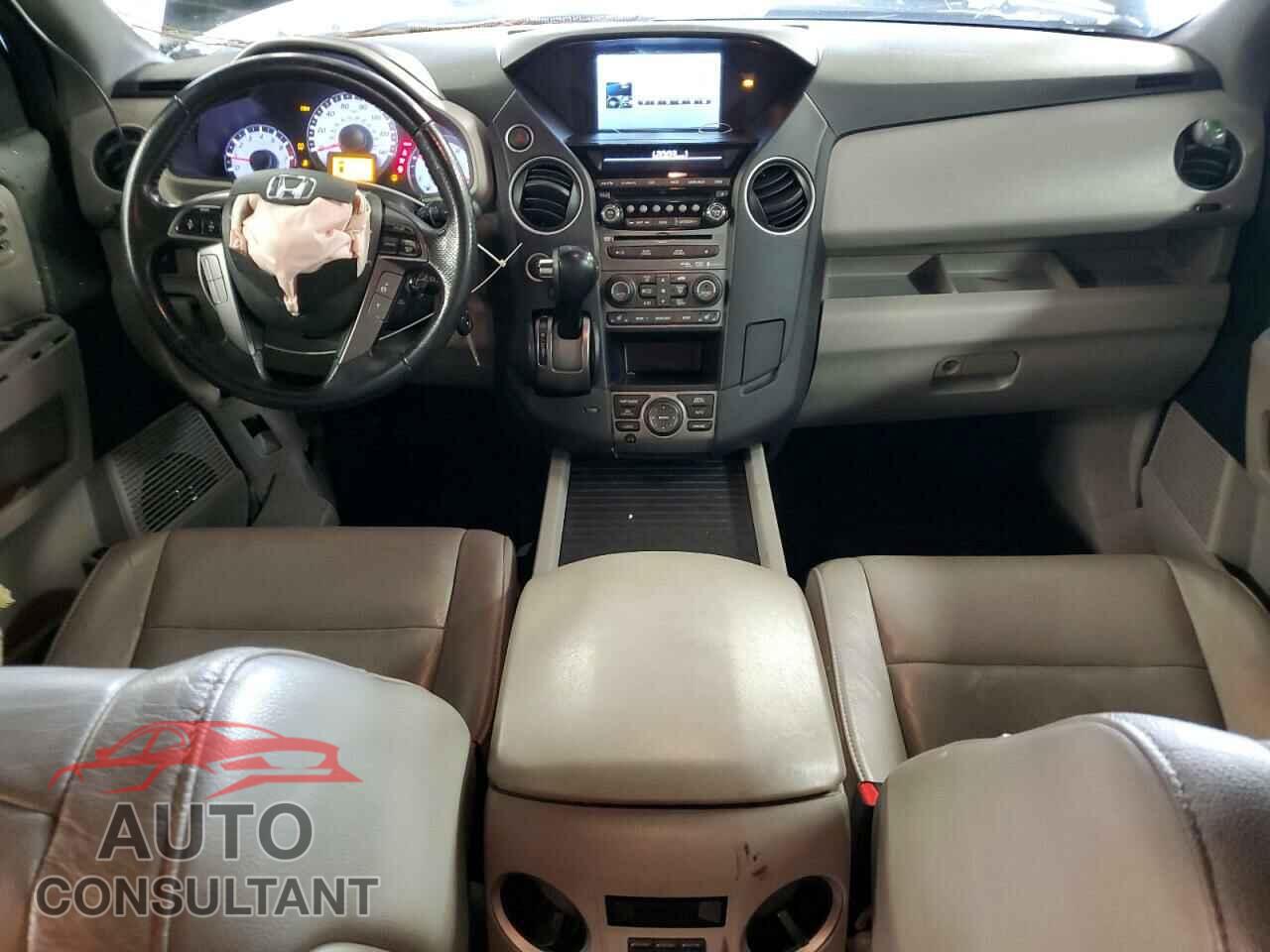 HONDA PILOT 2015 - 5FNYF4H90FB026457