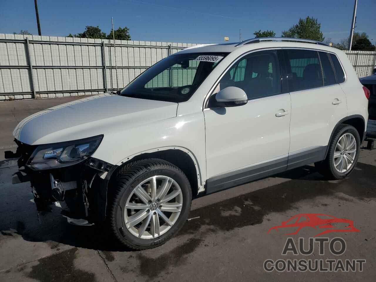 VOLKSWAGEN TIGUAN 2016 - WVGBV7AX7GW590859