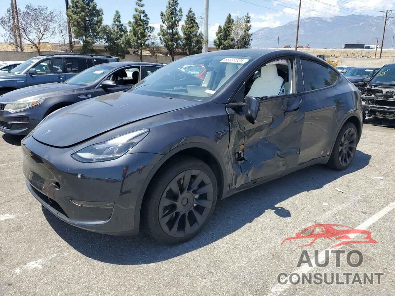 TESLA MODEL Y 2024 - 7SAYGDED7RF056570