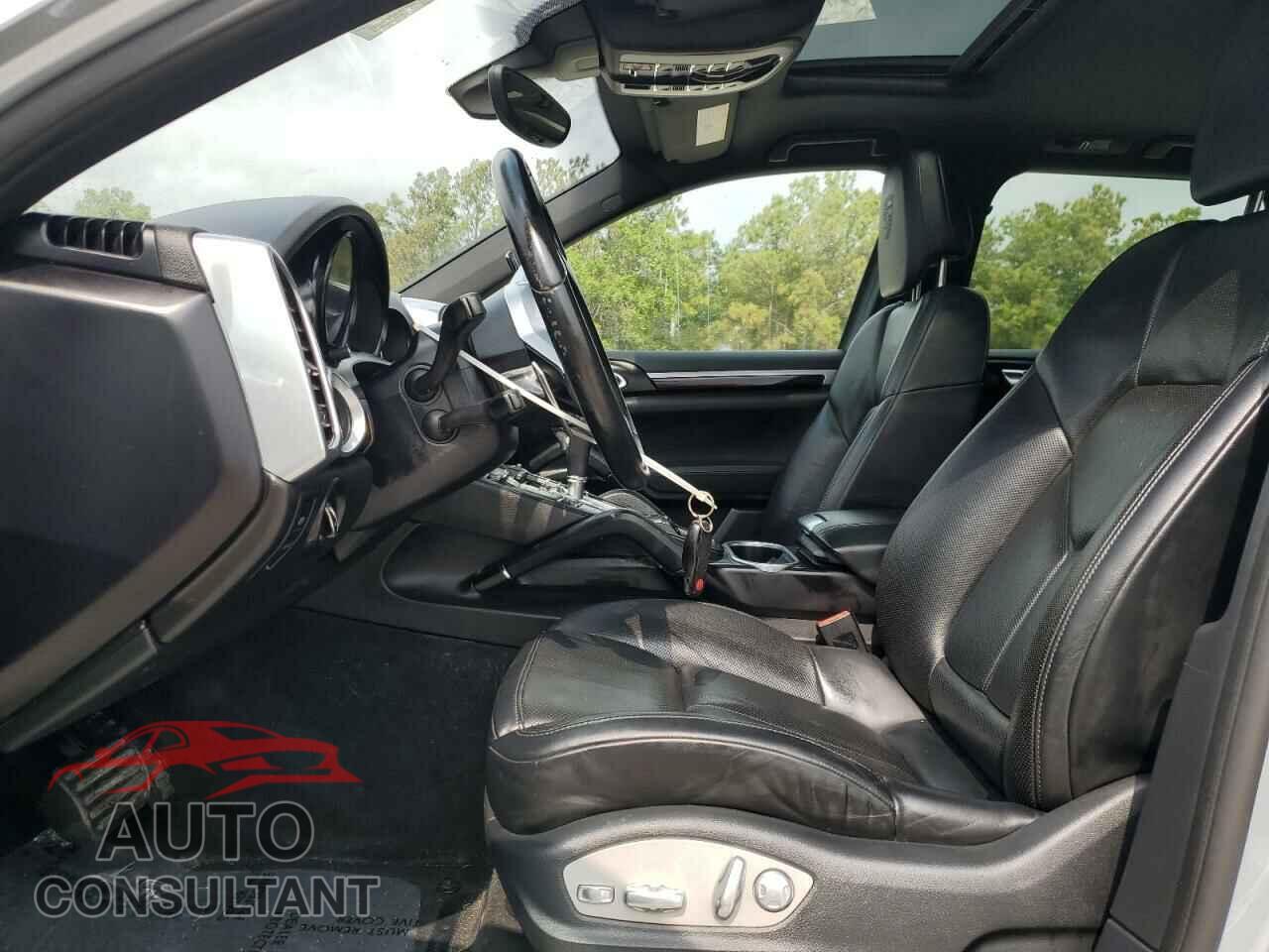 PORSCHE CAYENNE 2017 - WP1AA2A23HKA81295