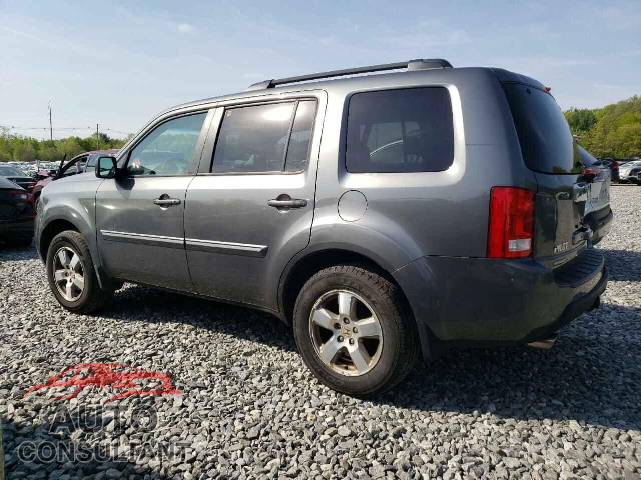 HONDA PILOT 2011 - 5FNYF4H49BB045927